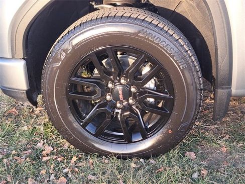 Used 2025 GMC Sierra 1500 Elevation image 4