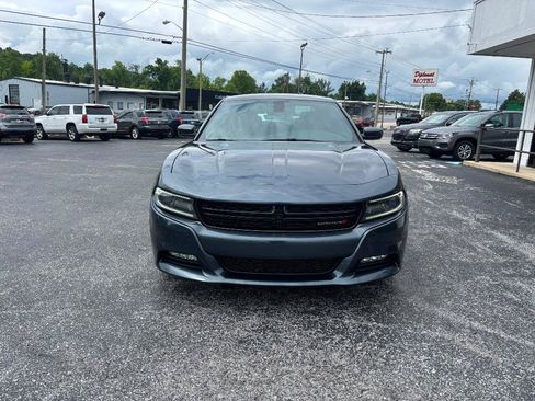 Used 2016 Dodge Charger SXT w/ Navigation & Travel Group RWD image 3