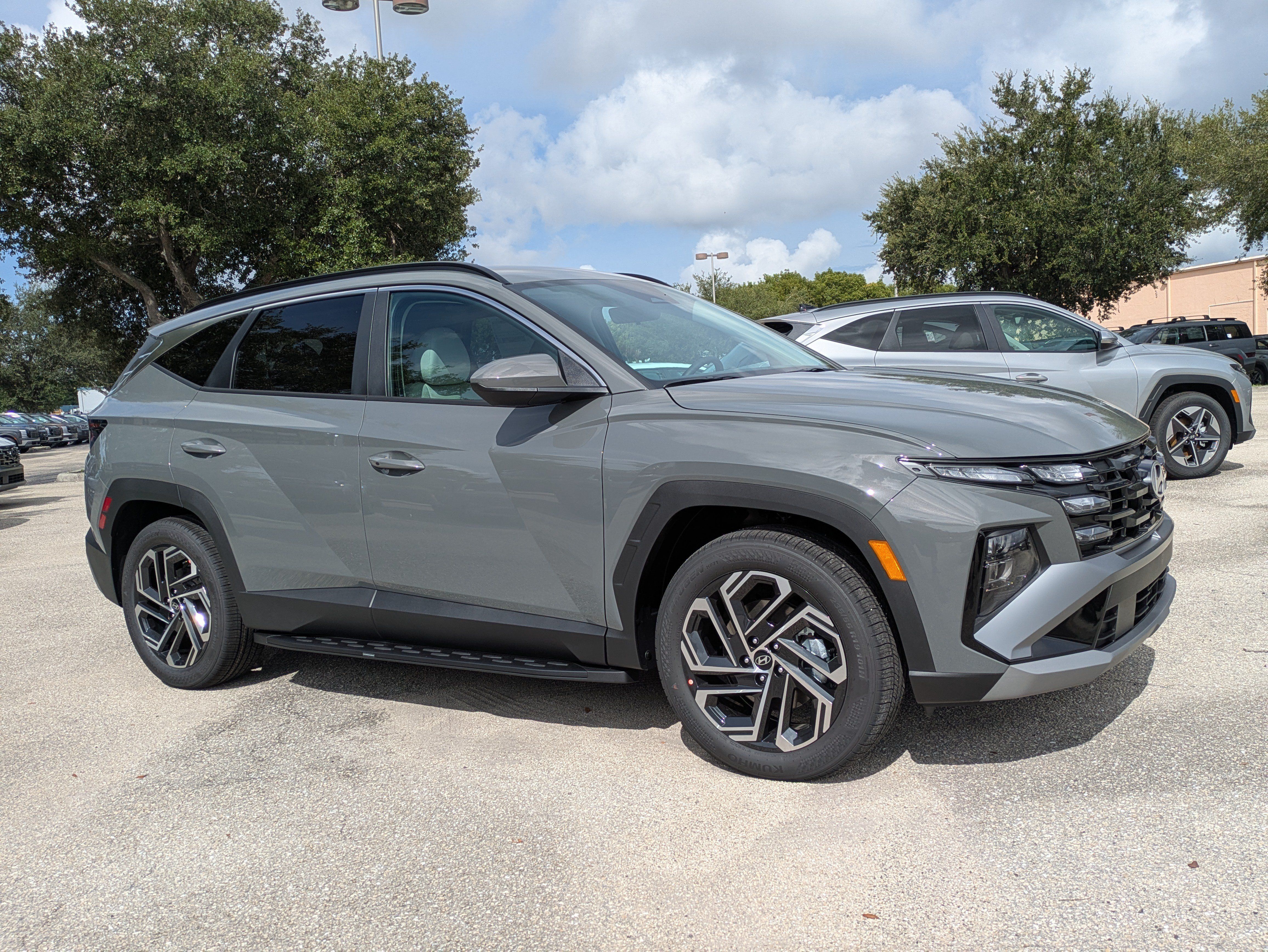 New 2026 Hyundai Tucson SEL Plus w/ Tow & Go Package FWD image 2