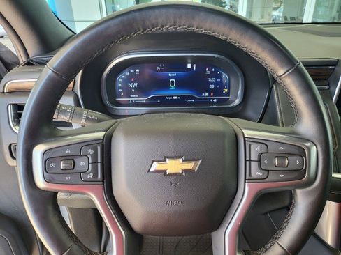 Used 2023 Chevrolet Suburban Premier image 26