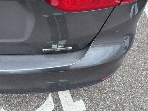 Used 2015 Ford Focus SE image 4