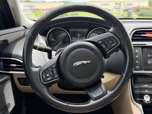 Used 2017 Jaguar XE Prestige RWD image 11