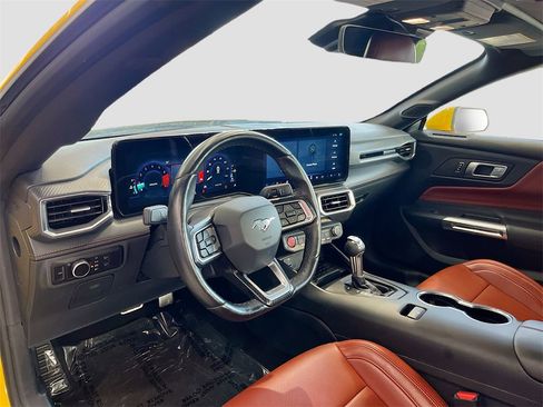 Used 2024 Ford Mustang Premium image 9