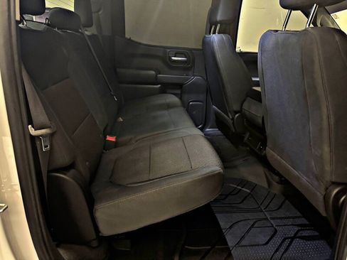 Used 2019 Chevrolet Silverado 1500 Custom w/ Custom Value Package image 6