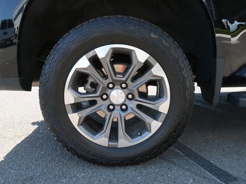 Certified 2024 Chevrolet Silverado 1500 High Country w/ Technology Package AWD/4WD image 43