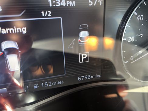 Used 2023 Nissan Kicks SV FWD image 3