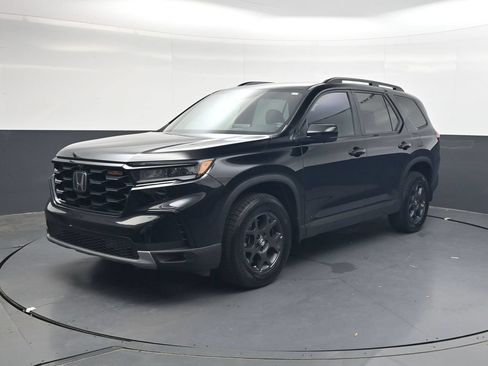 Certified 2023 Honda Pilot TrailSport image 8