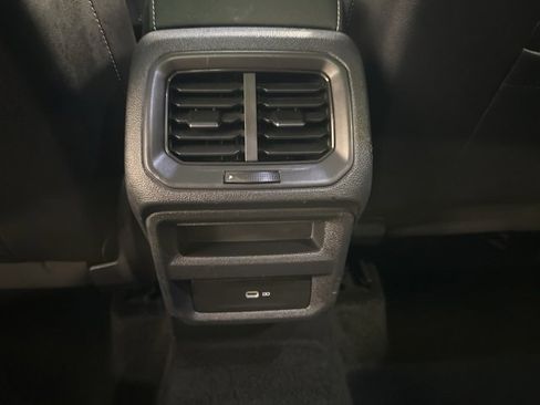 Used 2022 Volkswagen Taos SE image 30