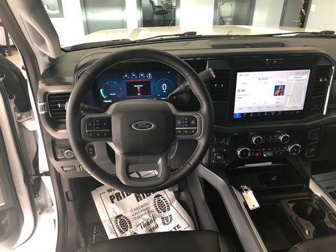 Used 2025 Ford F250 Lariat w/ Chrome Package image 9