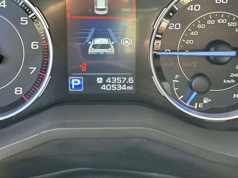 Used 2022 Subaru Ascent Touring w/ Popular Package #2A image 11