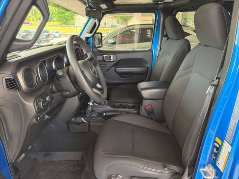 Used 2023 Jeep Wrangler Unlimited AWD/4WD image 12