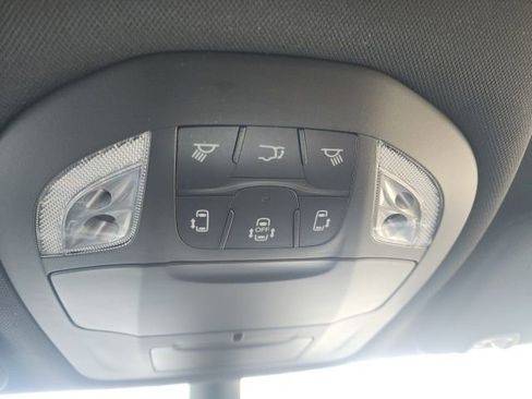 New 2026 Chrysler Pacifica Select image 9