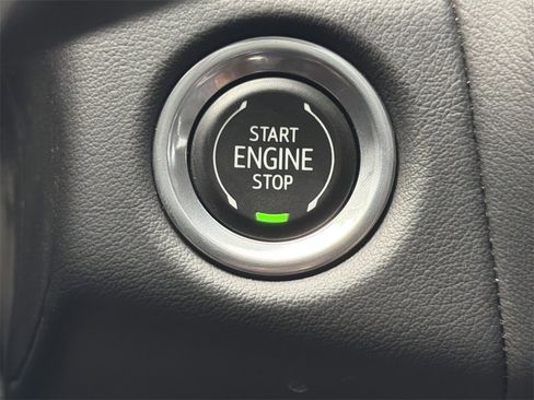 Used 2023 Chevrolet Tahoe Z71 w/ Luxury Package image 33