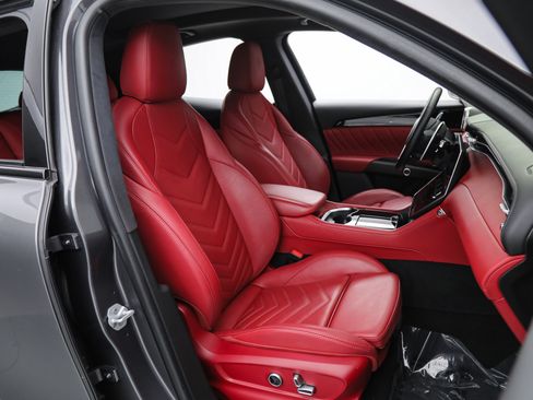 Certified 2023 Maserati Grecale Modena AWD/4WD image 11