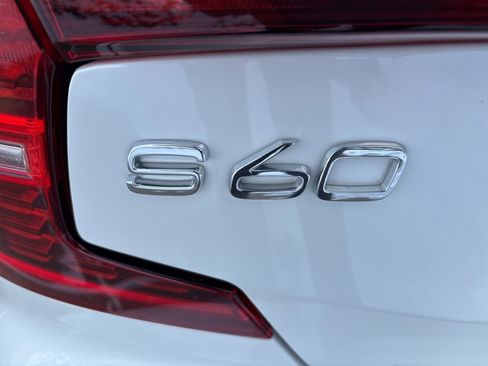 Certified 2022 Volvo S60 T8 Inscription image 10