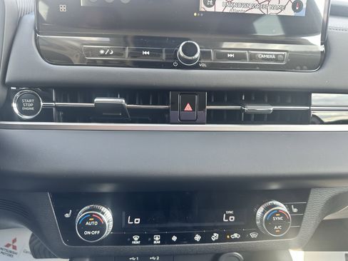 New 2026 Mitsubishi Outlander ES AWD/4WD image 17