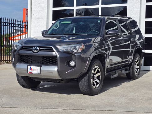 Used 2020 Toyota 4Runner TRD Off-Road Premium AWD/4WD image 6