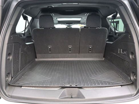 Used 2023 GMC Yukon XL AT4 w/ AT4 Premium Plus Package AWD/4WD image 9