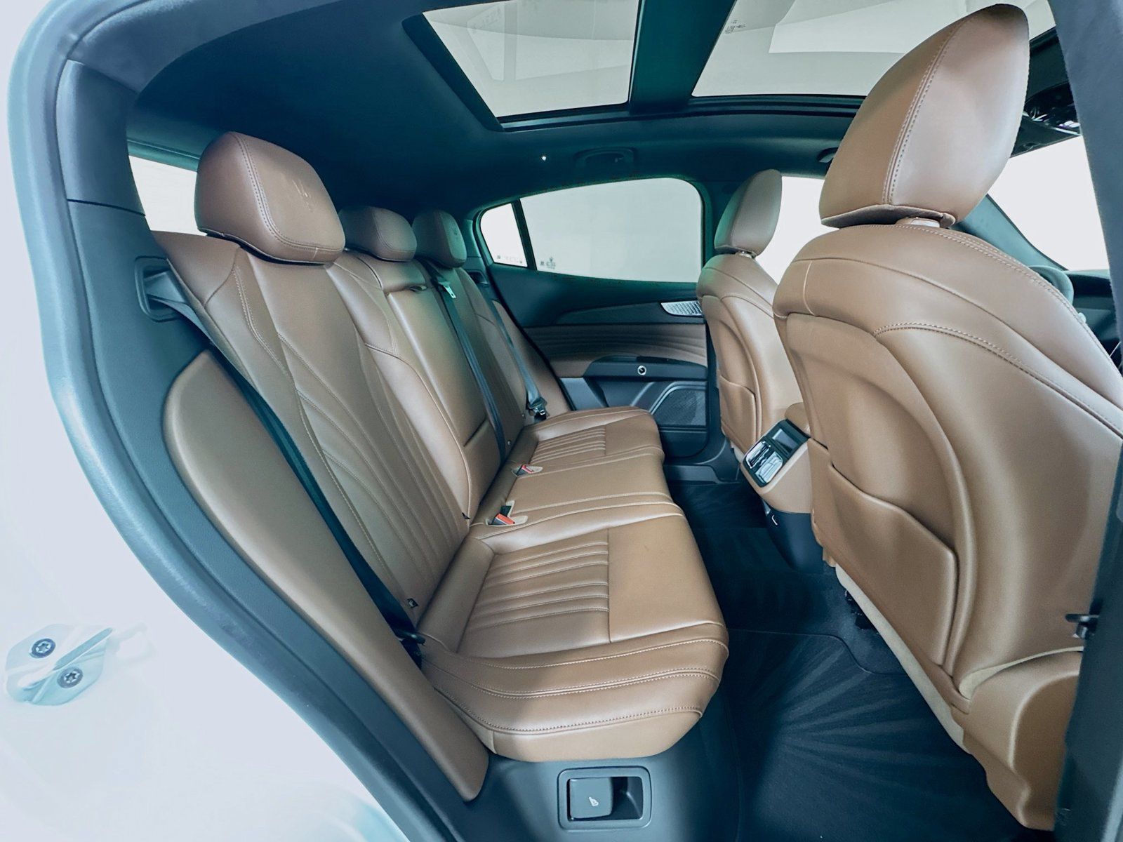 Used 2025 Maserati Grecale GT AWD/4WD image 27