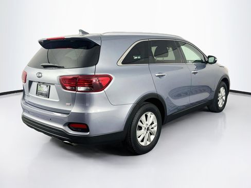 Used 2019 Kia Sorento FWD image 9