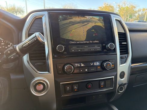 Used 2021 Nissan Titan SV w/ SV Convenience Package image 15