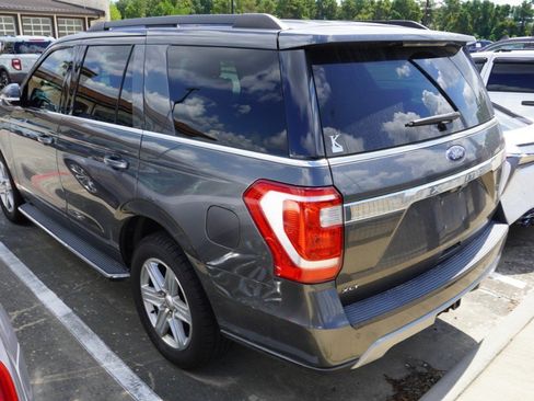 Used 2019 Ford Expedition XLT w/ Equipment Group 202A RWD image 5