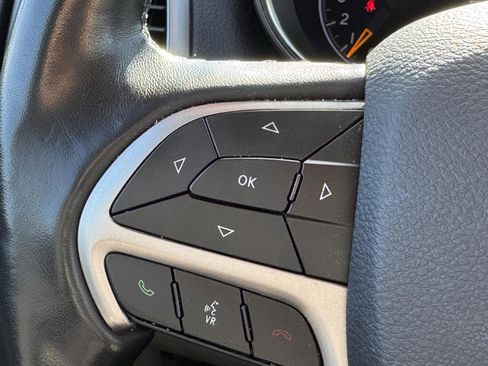 Used 2020 Jeep Grand Cherokee Limited AWD/4WD image 15