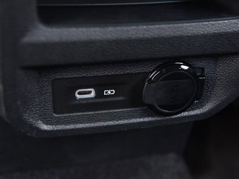 Certified 2024 Volkswagen Tiguan SE R-Line AWD/4WD image 25