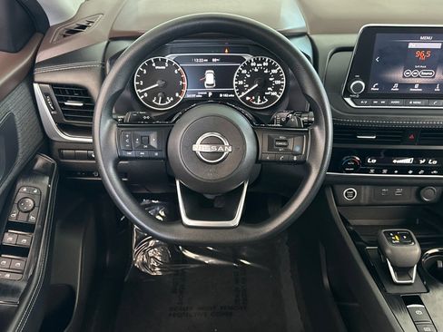 Used 2023 Nissan Rogue SV FWD image 17