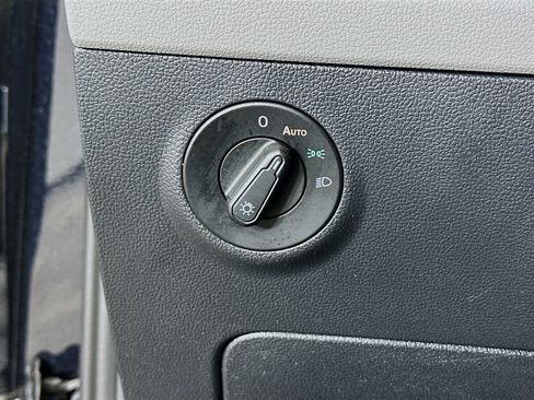Used 2024 Volkswagen Taos S FWD image 17