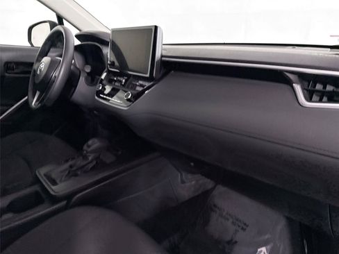 Certified 2026 Toyota Corolla Cross LE FWD image 40