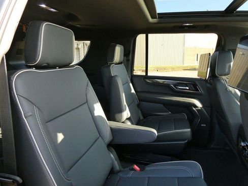 New 2026 GMC Yukon XL Elevation w/ Elevation Premium Package AWD/4WD image 11