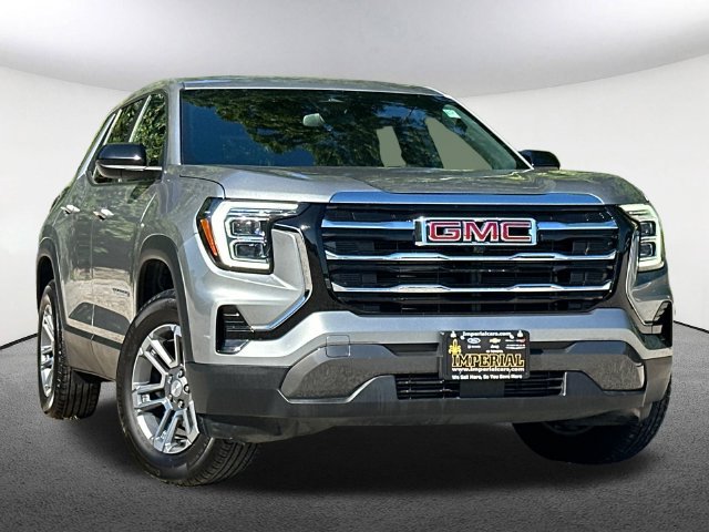 Used 2025 GMC Terrain Elevation AWD/4WD image 2