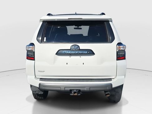 Used 2018 Toyota 4Runner TRD Off-Road image 7