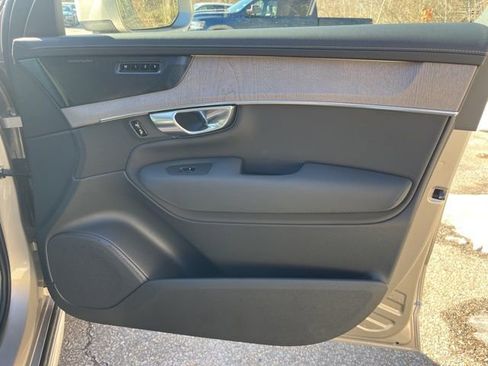 New 2026 Volvo XC90 T8 Ultra w/ Protection Package Premier AWD/4WD image 13