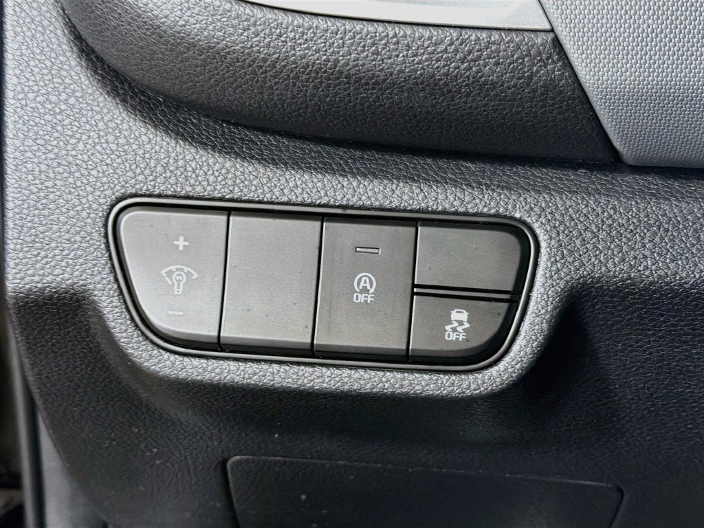 Used 2025 Kia Seltos LX AWD/4WD image 12
