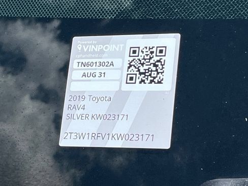 Used 2019 Toyota RAV4 XLE w/ Carpet Mat Package FWD image 31