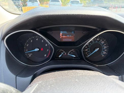 Used 2012 Ford Focus SE FWD image 3