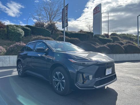 Certified 2025 Toyota bZ4X FWD image 1