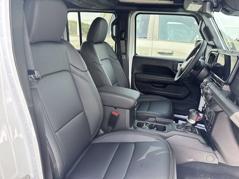 New 2026 Jeep Wrangler Unlimited Sahara w/ Safety Group AWD/4WD image 24
