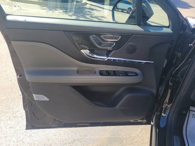 Certified 2024 Lincoln Corsair AWD image 18