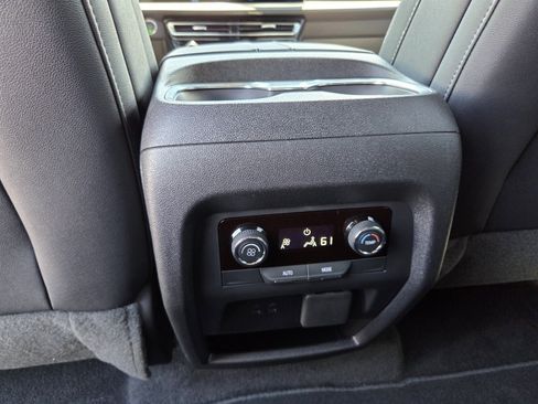 New 2026 Chevrolet Traverse LT w/ Midnight/Sport Edition FWD image 11