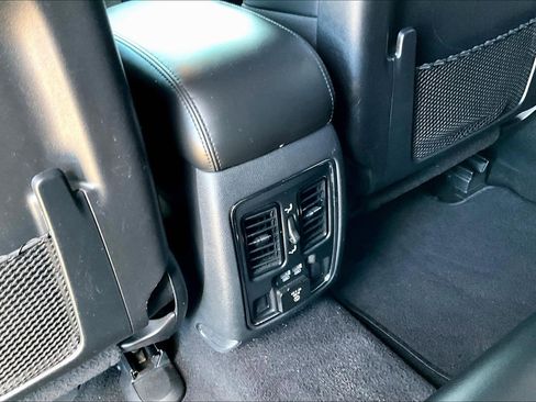 Used 2020 Jeep Grand Cherokee Limited image 10