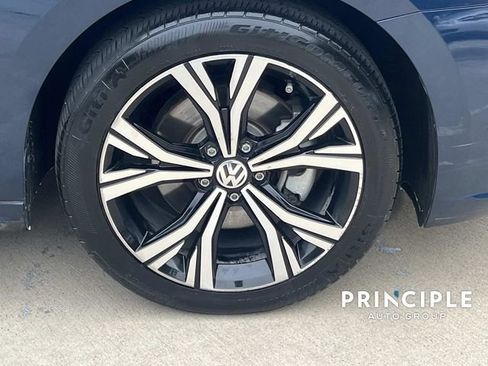 Used 2021 Volkswagen Passat 2.0T SE FWD image 4