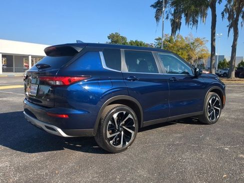 Used 2023 Mitsubishi Outlander SE image 4