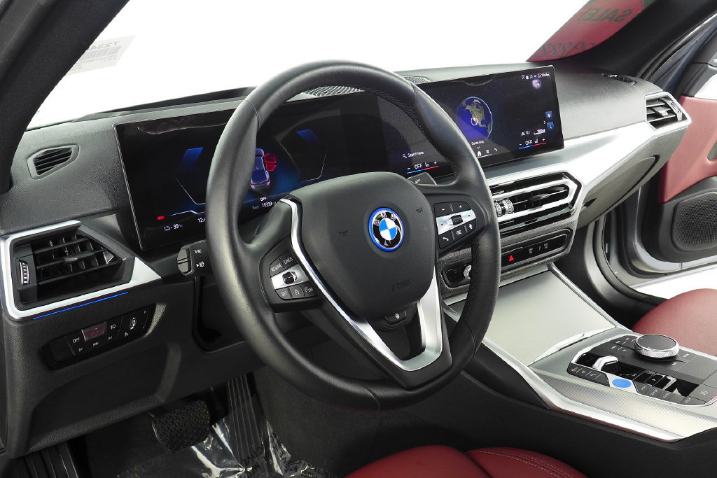 Certified 2024 BMW i4 eDrive40 w/ Premium Package RWD image 31