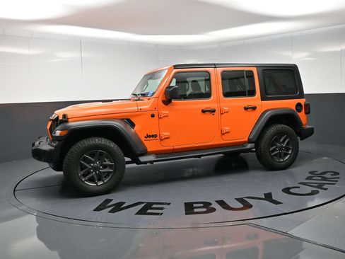 Used 2025 Jeep Wrangler Unlimited Sport AWD/4WD image 12