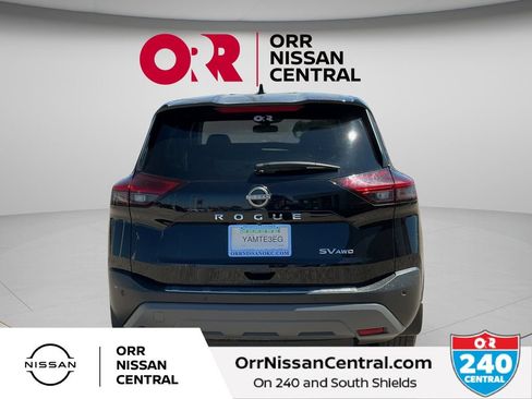 Used 2023 Nissan Rogue SV AWD/4WD image 3