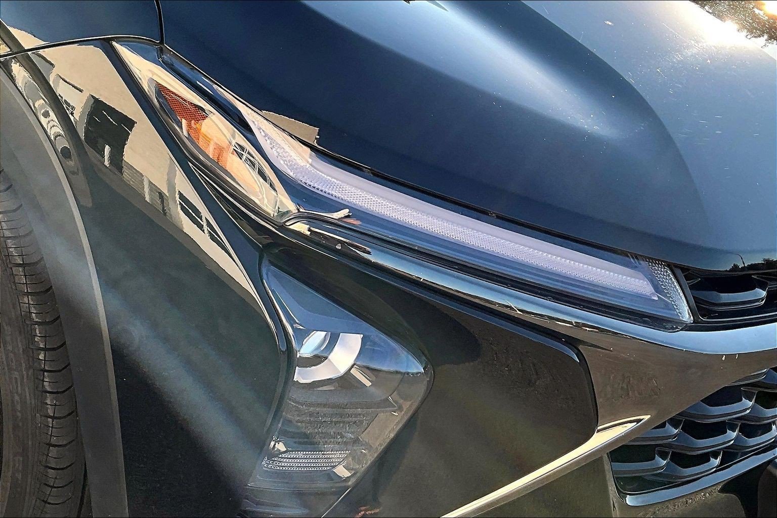 Used 2024 Chevrolet Trax RS w/ Sunroof Package FWD image 31