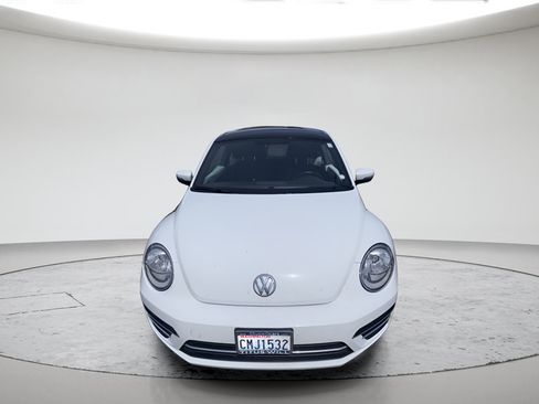 Used 2018 Volkswagen Beetle 2.0T SE FWD image 10
